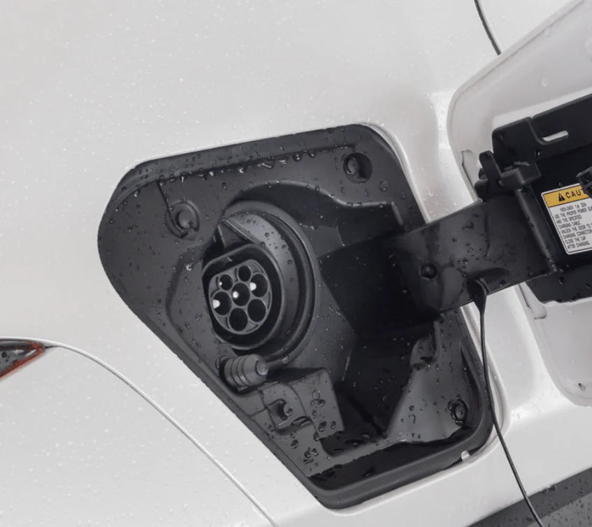 Lexus UX300e - Snow cover