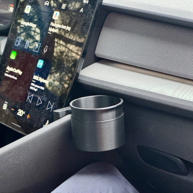 Polestar 2 - Cup holder