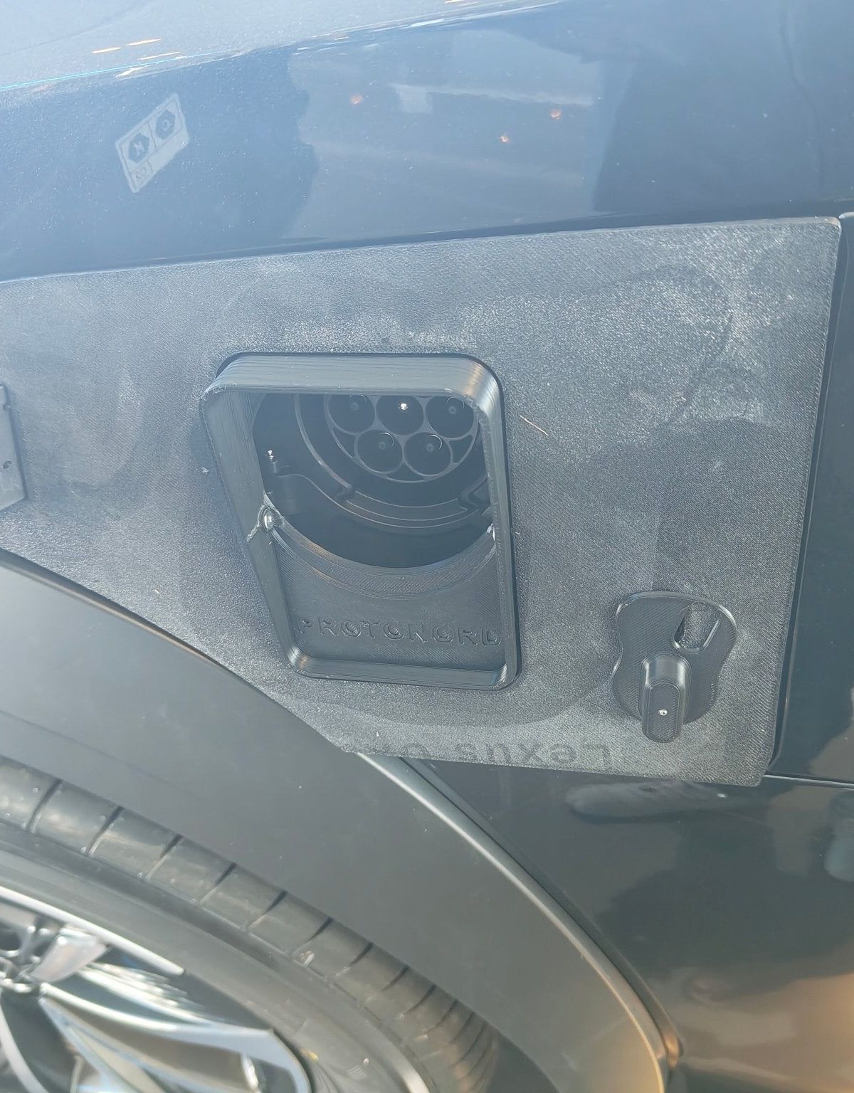 Lexus RZ - Weather and Snow Cover for Charging Port