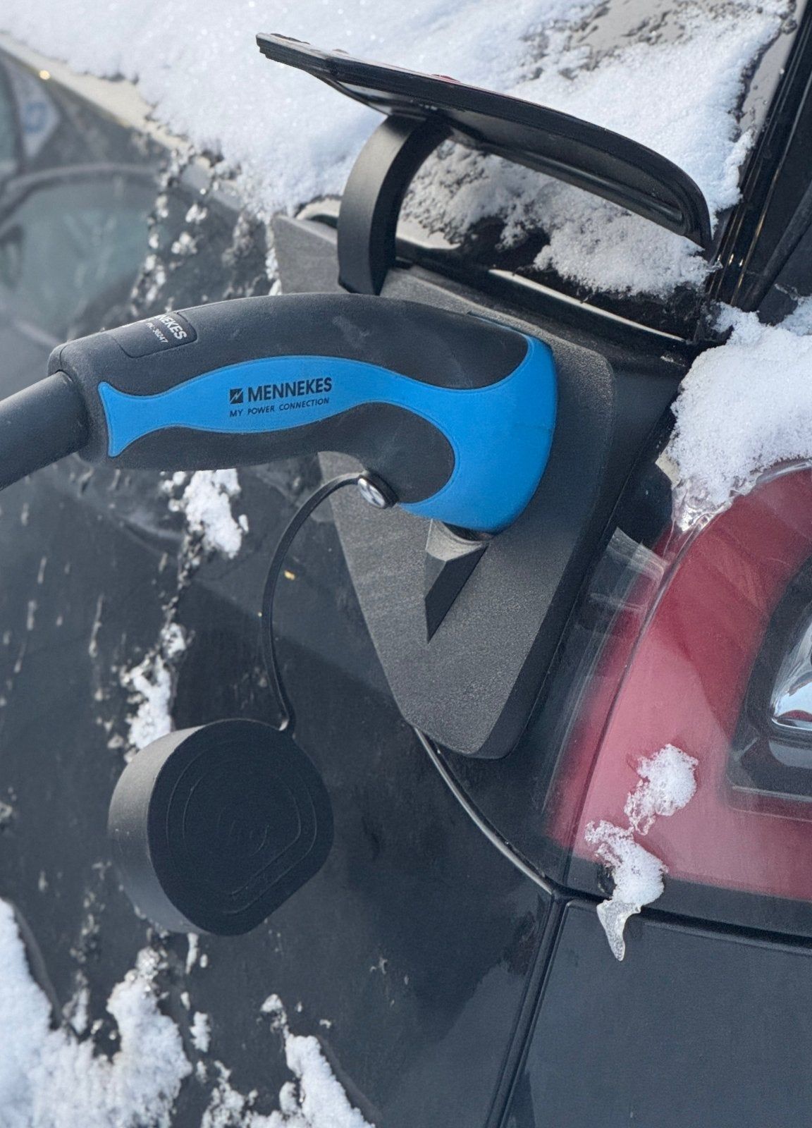 Tesla Y / Juniper - Weather and Snow Cover for Charging Port