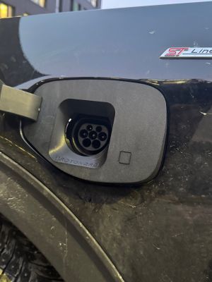 Ford Explorer Plug-In Hybrid - Weather and Snow Cover for Charging Port