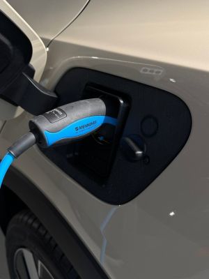 Volvo EX40/XC40/EC40 V2 - Weather and Snow Cover for Charging Port