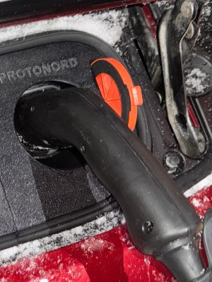 Nissan Leaf (ZE1) V2 - Weather and Snow Cover for Charging Port