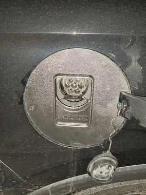 MG4 - Weather and Snow Cover for Charging Port