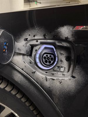 Ford Explorer Plug-In Hybrid - Weather and Snow Cover for Charging Port