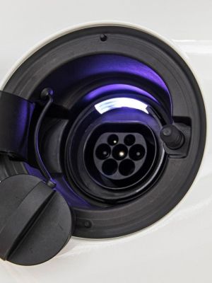 Volvo XC90 Plug-In Hybrid - Weather and Snow Cover for Charging Port