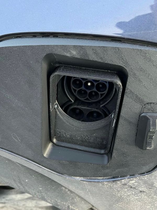 Product Fisker Ocean - Weather and Snow Cover for Charging Port Image