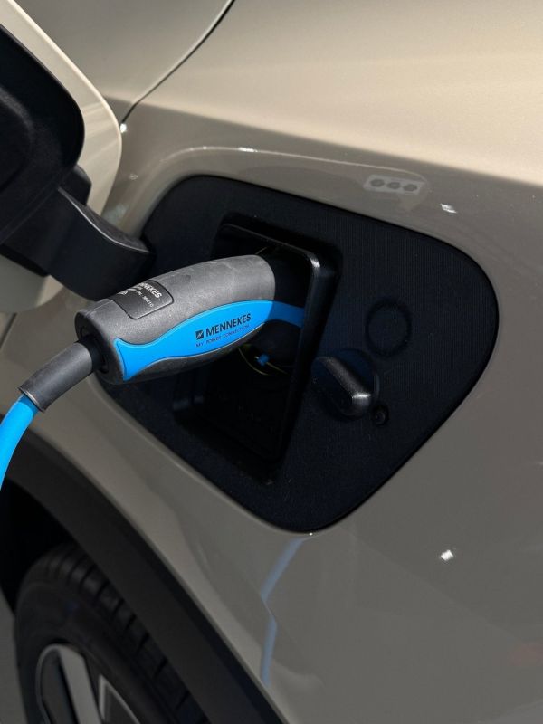 Product Volvo EX40/XC40/EC40 V2 - Weather and Snow Cover for Charging Port Image