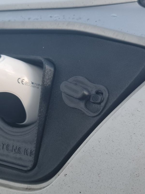 Product Hyundai KONA 1st gen - Weather and Snow Cover for Charging Port Image