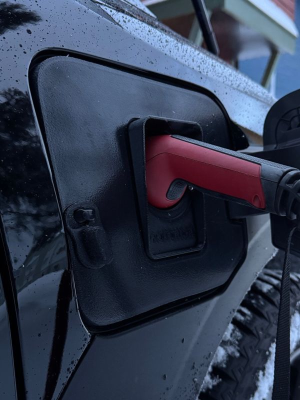 Product KIA EV3 - Weather and Snow Cover for Charging Port Image