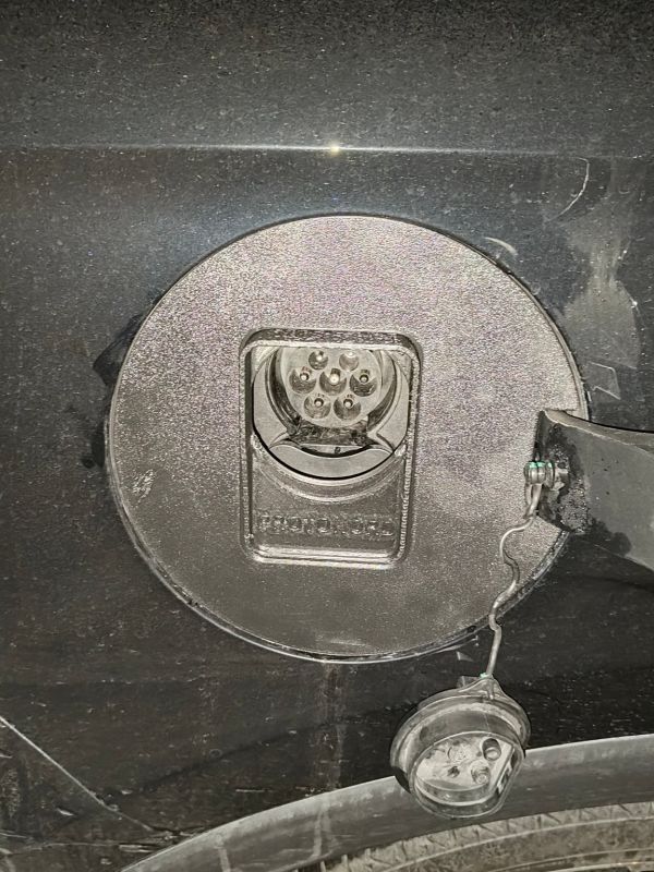 Product MG4 - Weather and Snow Cover for Charging Port Image