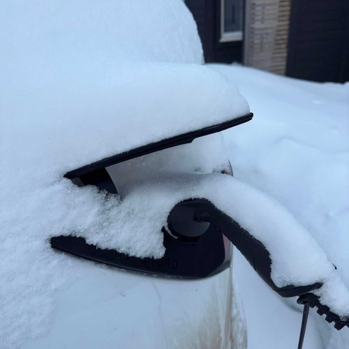 Tesla Model Y - Snow cover - Protonord.eu